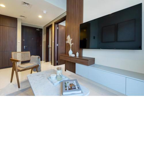 VERA Tower 1Bedroom in boho style with pool and amazing Burj Khalifa view