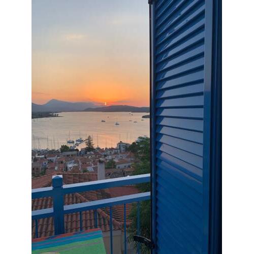 VERANDA BLUE - POROS