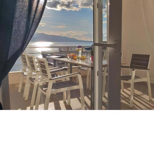 Veranda Sea View Apartment