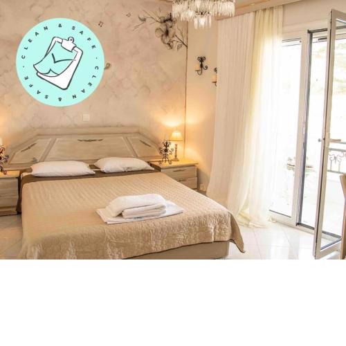 Vera's Sunny Apartment - 2BD - Steps to beach - Kitchen - Free parking