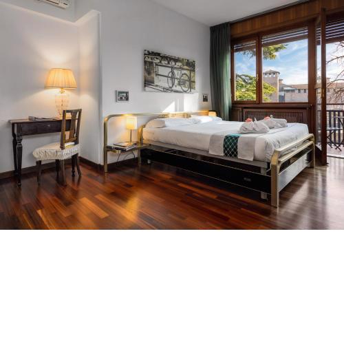 VeronaInFlat - Castle View Room
