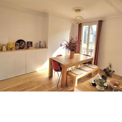 Very bright and spacious apartment in Paris