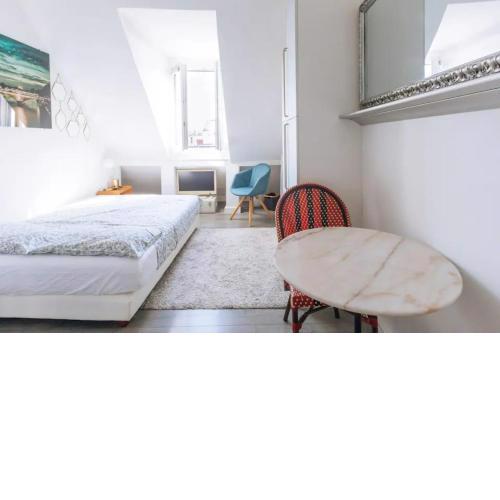 Very Central Studio Apartment for 2 in Paris