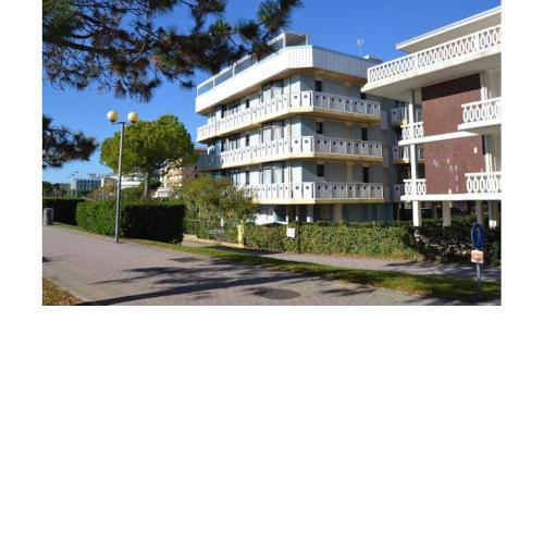 Very nice apartment facing the beach in lovely complex - Beach Place Included