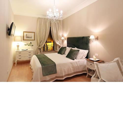 Via della Vite 2nd Floor Apartment