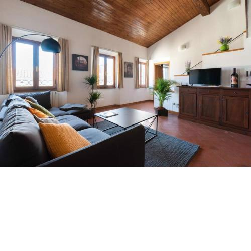 Via Ricasoli apartment