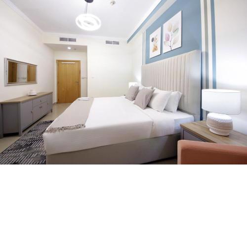 Vibrant 1 BR Apt in Marina Crown, Dubai Marina