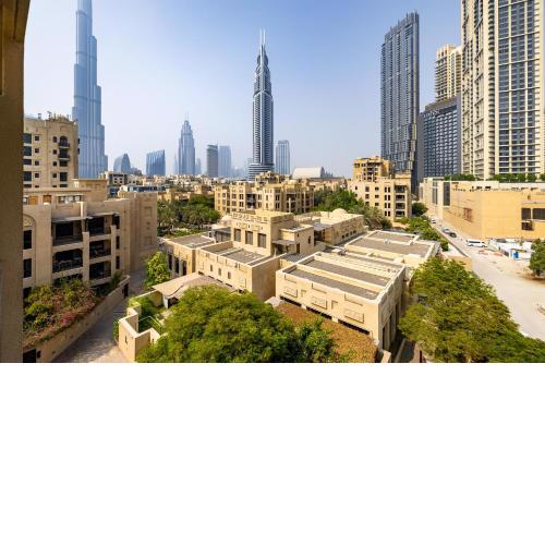 Vibrant 2 BDR apartment with Burj Khalifa view from the balcony