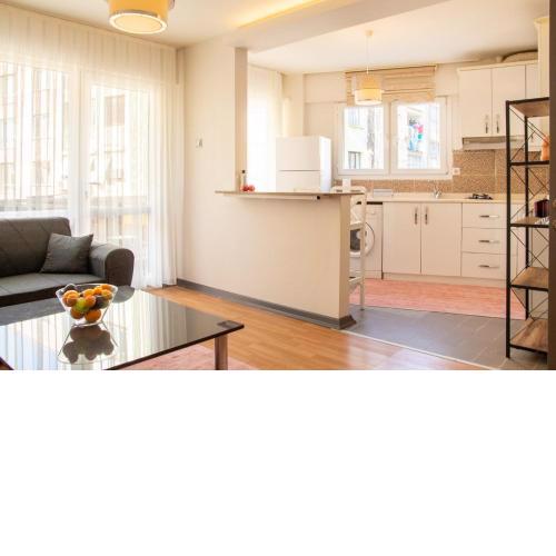 Vibrant and Central Flat near Kordon in Alsancak