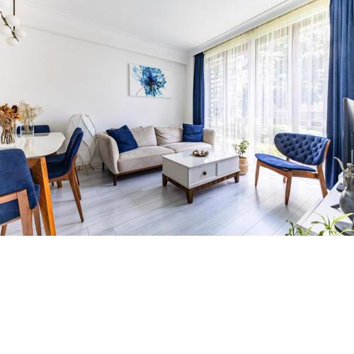 Vibrant Flat 9 min to Bagdat Avenue Near Coast