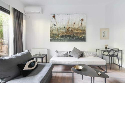 Vibrant Urban Chic Apartment