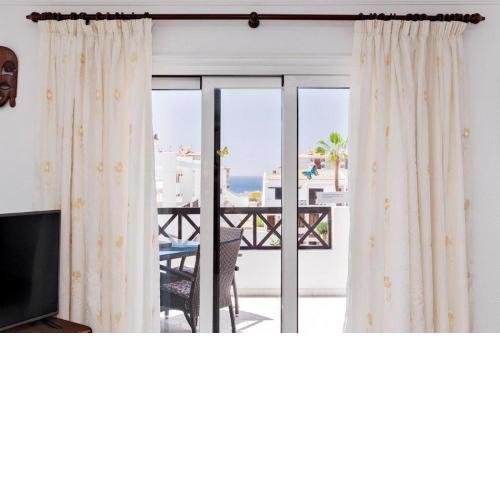 Victoria Court - 1 bed pool & sea view