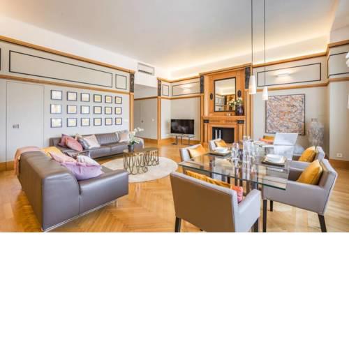 Victoria Palace Suite Synagogue view