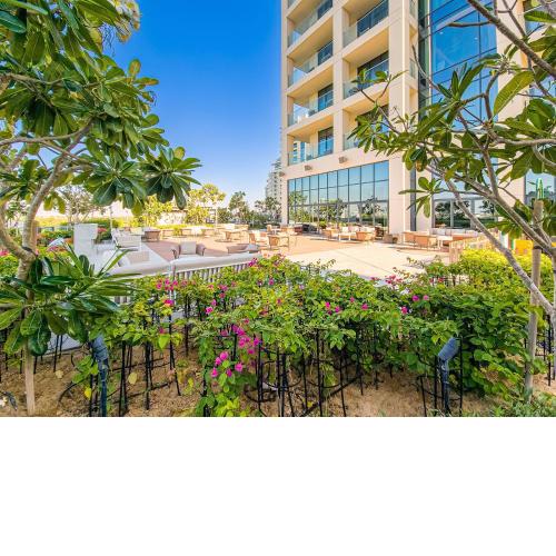 Vida Residences - The Hills, Emirates Golf Club