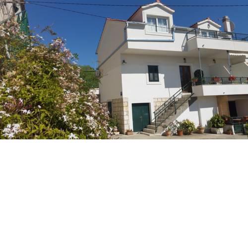 Viktorija Apartments