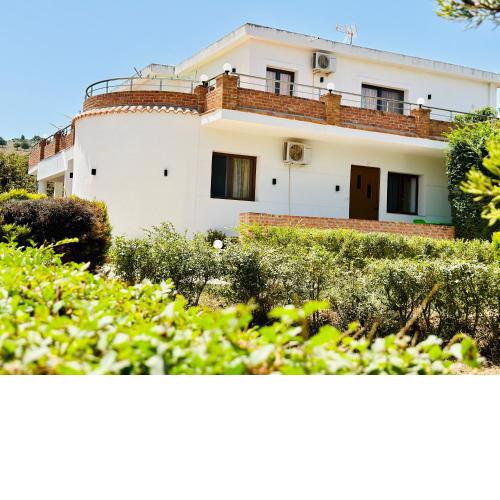 Vila Demiraj Ksamil Sarande