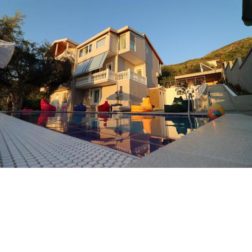 Vila ELARAD