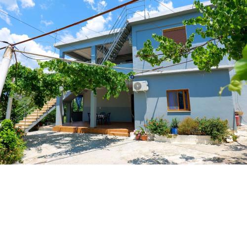 Vila Juli 1