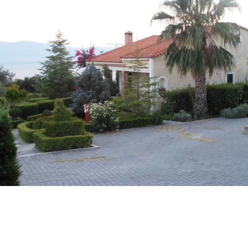 vila kalostous