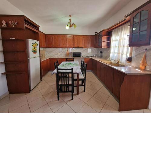 Vila Sefedin