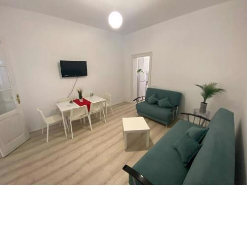 Vila Vorpsi Your Home in Tirana with Garden