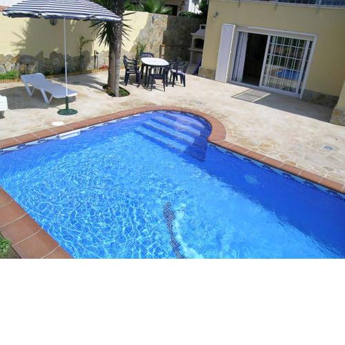Villa - 5 Bedrooms with WiFi and Sea views young people group not allowed - 07942