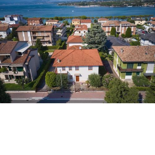 Villa 70
