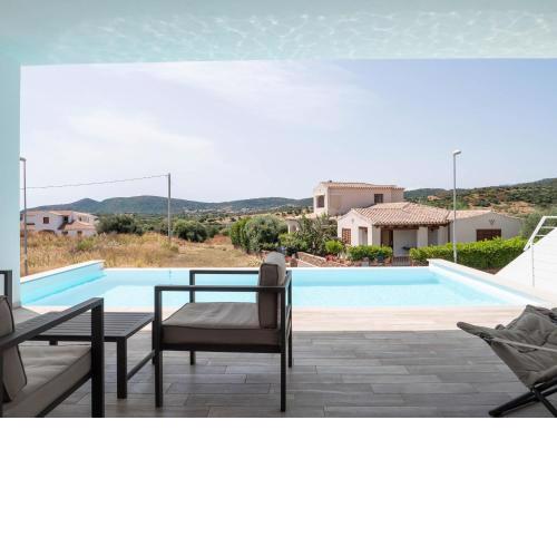 Villa a budoni 10 posti letto piscina privata