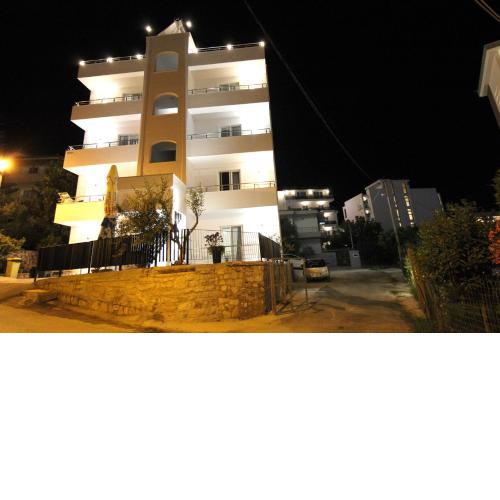 Villa Adrian