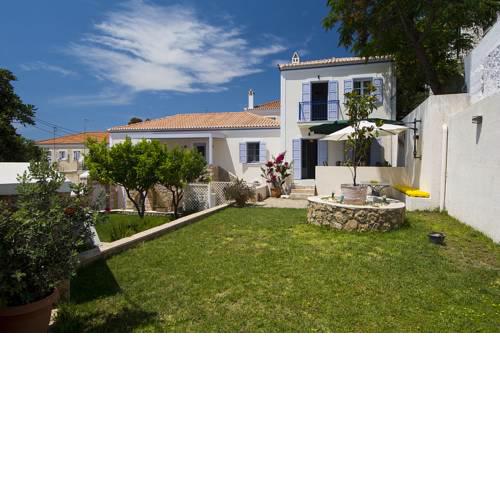 VILLA AELIA: charm & convenience, 2min beach