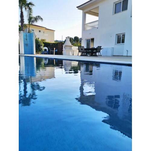 Villa Aimee - 4 bedroom in Paralimni- Near Ayia Napa & Protaras - With Swimming Pool