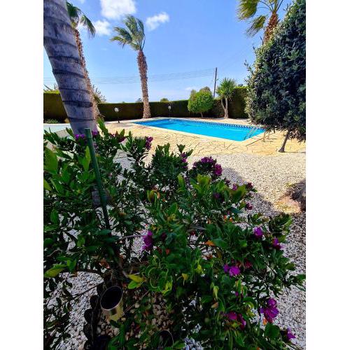 Villa Anastasia - Stunning Sea View, Cheerful 2 Bedroom Villa
