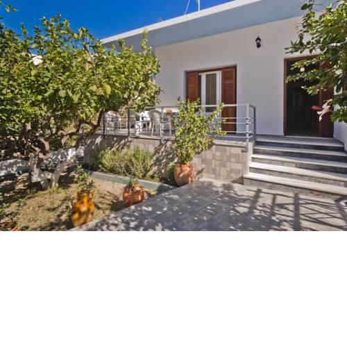 Villa Anna in Center of Karpathos