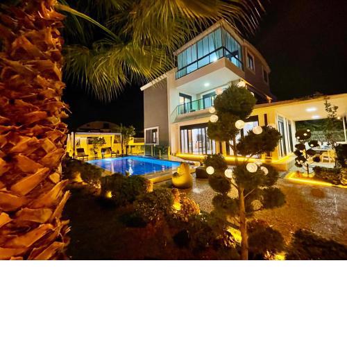 Villa Annabèll1 with Swimming pool and Jacuzzi, 3 floors