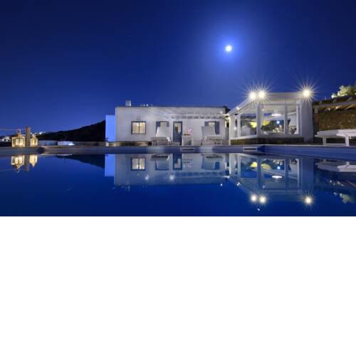Villa Aphthonia 4 Bedrooms Sea View