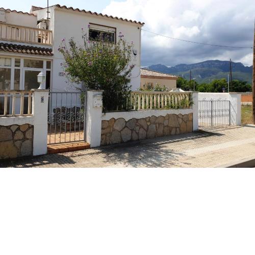 Villa Aquamarina 600 m vom Meer, Casa in Miami Platja, Ferienhaus mit Garten, WLAN, Garage, Terrasse, Grill