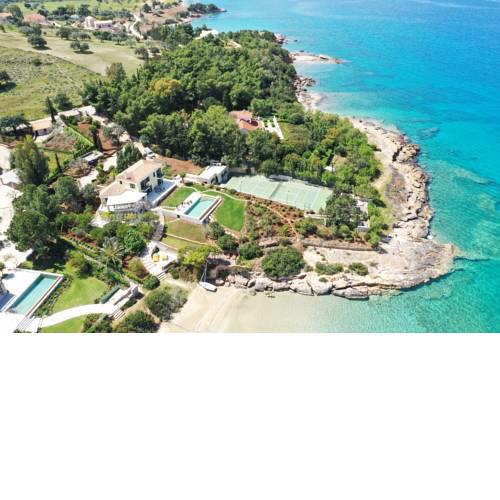 Villa Aria - Luxury Beachfront Villa with Pool and Tennis Court