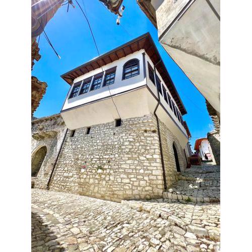 Villa Athina in Berat Castle - Since 1741