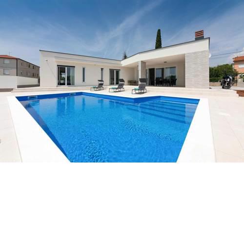 Villa Aura