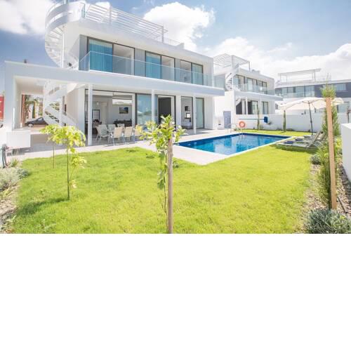 Villa Ayia Napa Tria - Brand New 4 Bedroom Ayia Napa Villa with Pool - Short walk to Nissi Beach