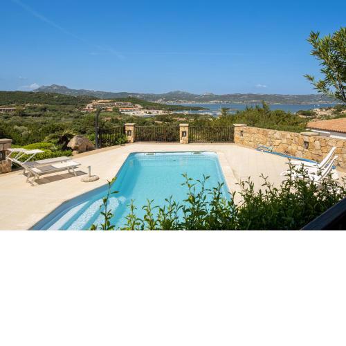 Villa Baja Sardinia con piscina e vista