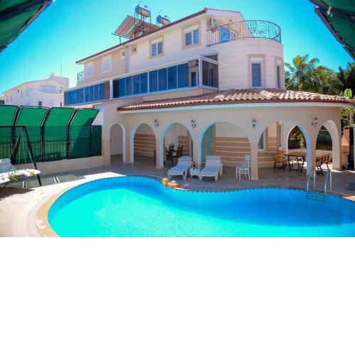 Villa Bayrak