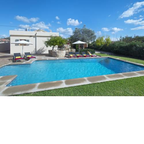 Villa Bernat Walking Distance to the Beach