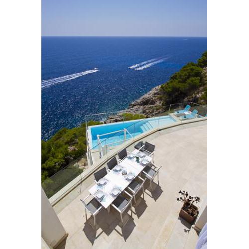 Villa Blanca Seafront MHM