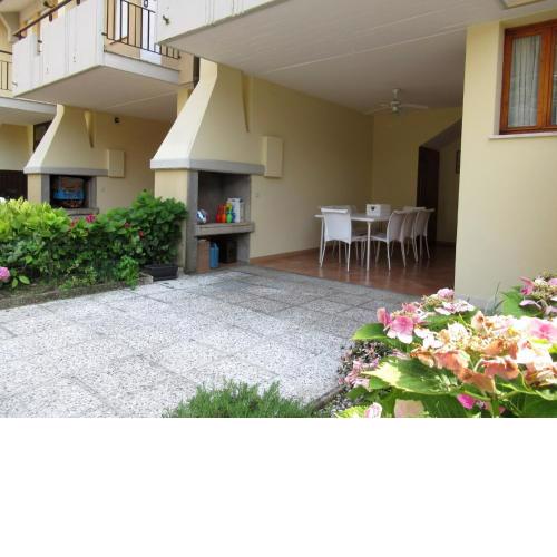 Villa by the sea for 8 people