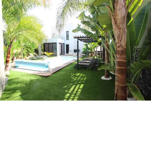 Villa Caldera by BestVillas