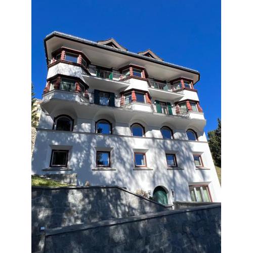 Villa Collina Luxury apartment for 8 people, lake view, balconies, WiFi, TV, Free Parking