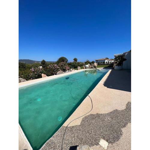 Villa con piscina privata vista tavolara