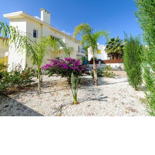 Villa Dafnis Helios - Lovely 3 Bedroom Protaras Villa with Pool - Close to Fig Tree Bay Beach