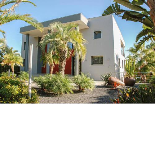 Villa de lujo en primera línea de mar
